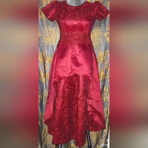 EXSQISITE Deep Red Lace Dress